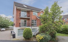 Ardenlee - Stylish 3 Bed Apt Close To City, Parking And Wifi